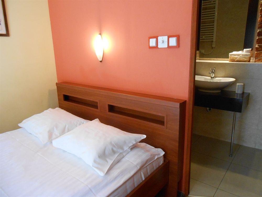 Tango House Bed & Breakfast Krakow Exterior photo