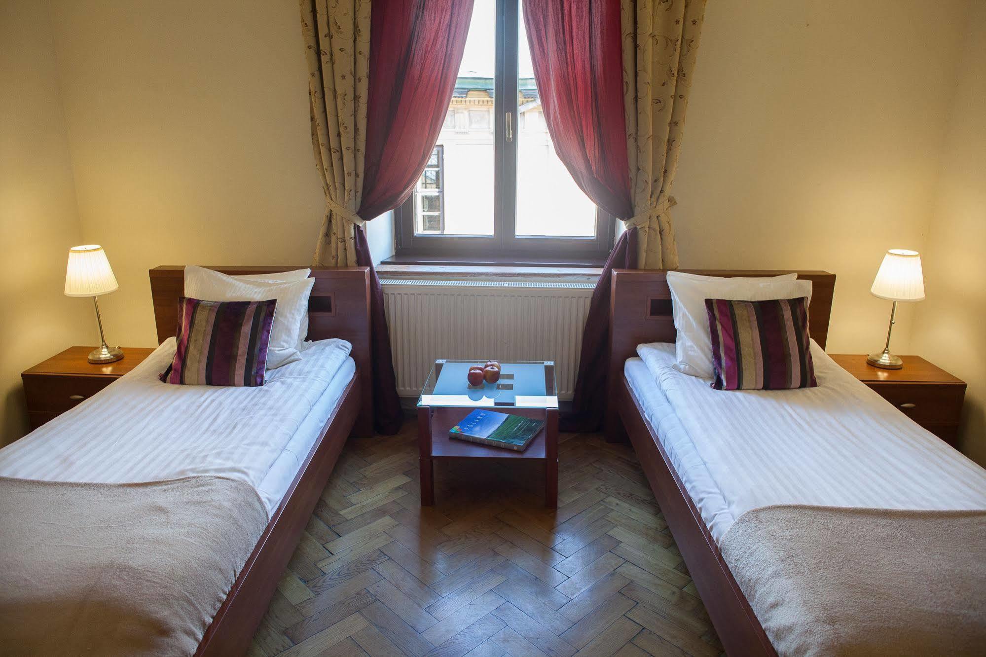 Tango House Bed & Breakfast Krakow Exterior photo