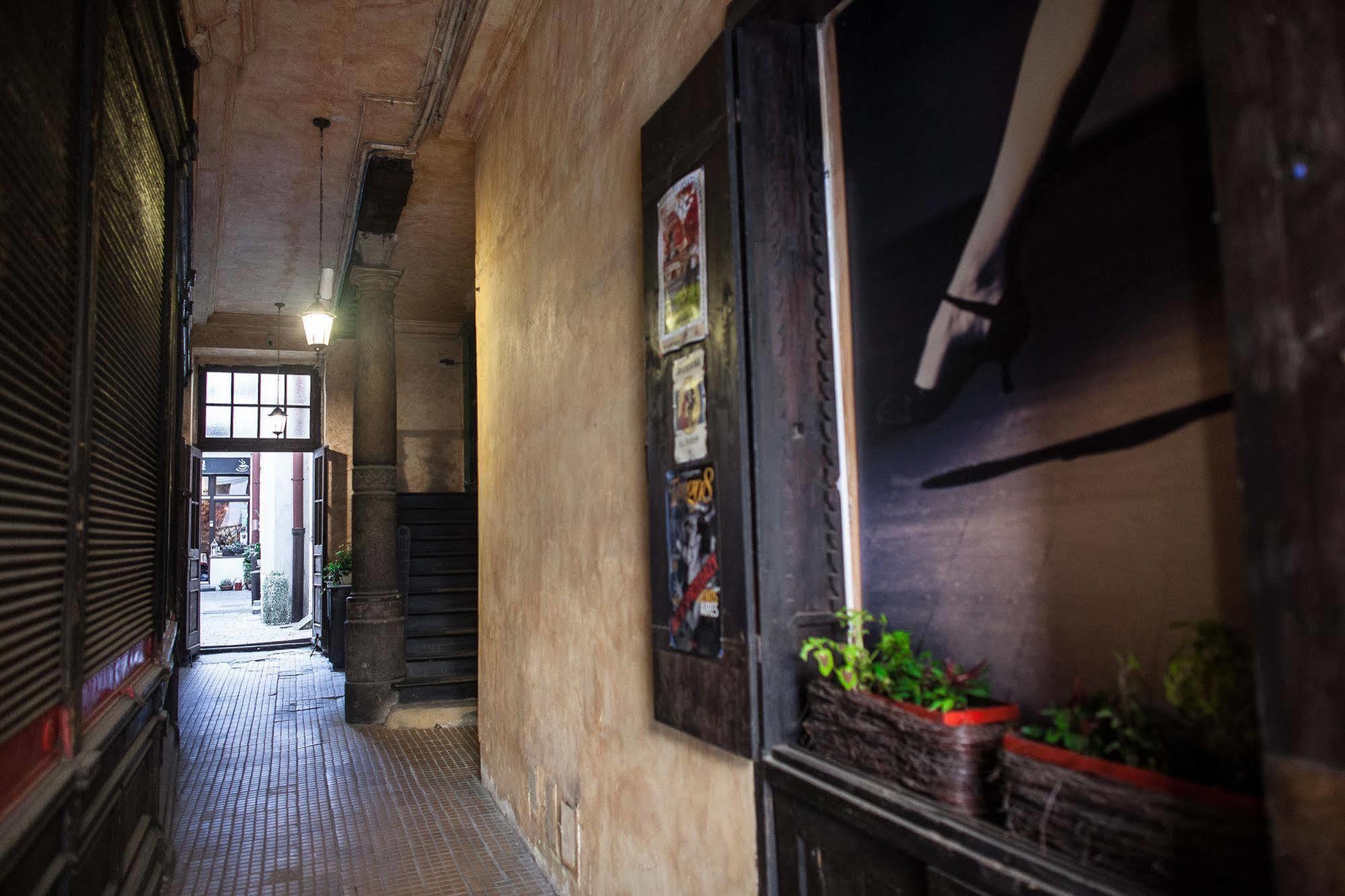 Tango House Bed & Breakfast Krakow Exterior photo